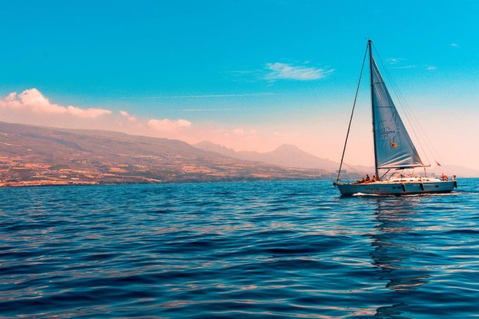 Deniz Tutkunları İçin Temel Bilgiler: Tekne Eğitimi, Yelken Eğitimi ve Göcek Turu Hakkında alohasailingtr.com3